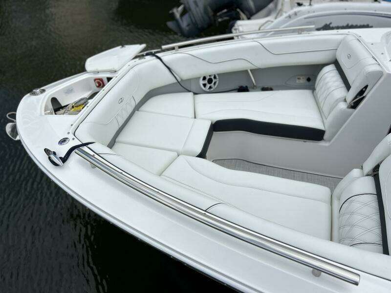 2026 Regal 26 LX6 - Bow
