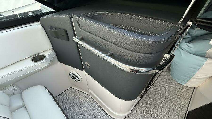 2026 Regal 26 LX6 - Helm Access