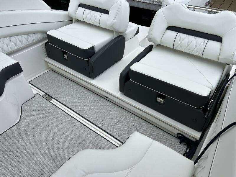 2026 Regal 26 LX6 - Aft Seating