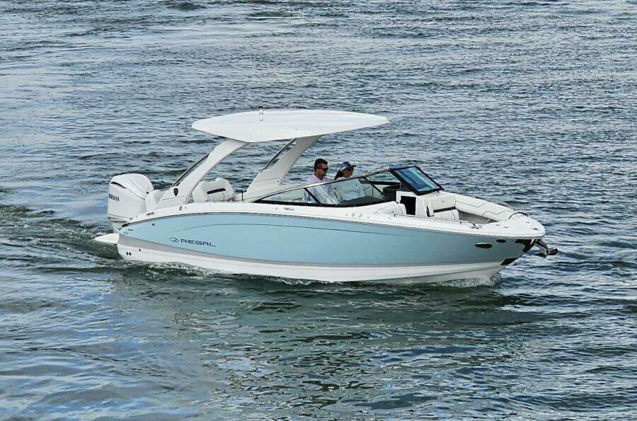 2026 Regal 26 LX6 - Profile Starboard 3/4 Bow