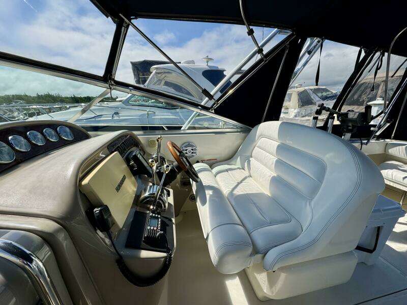 29ft Sea Ray Yacht For Sale