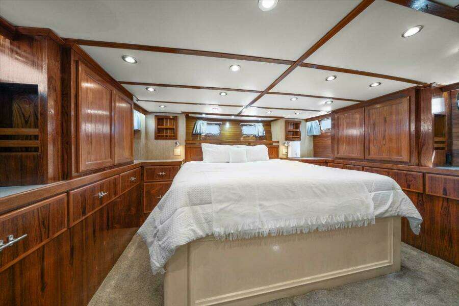 56ft Matthews Yacht For Sale