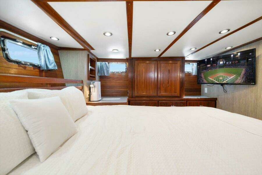 56ft Matthews Yacht For Sale