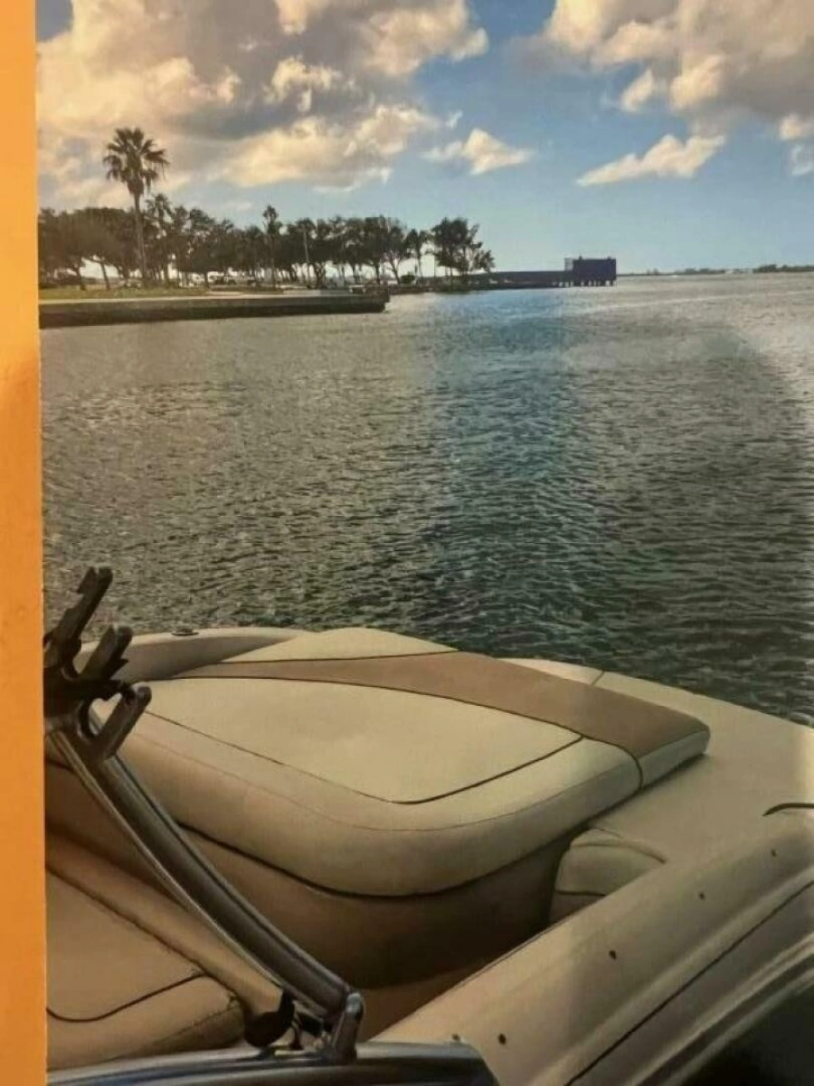 2003 Sea Ray 220 Bow Rider
