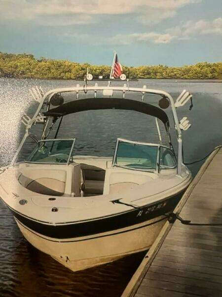 23ft Sea Ray Yacht For Sale