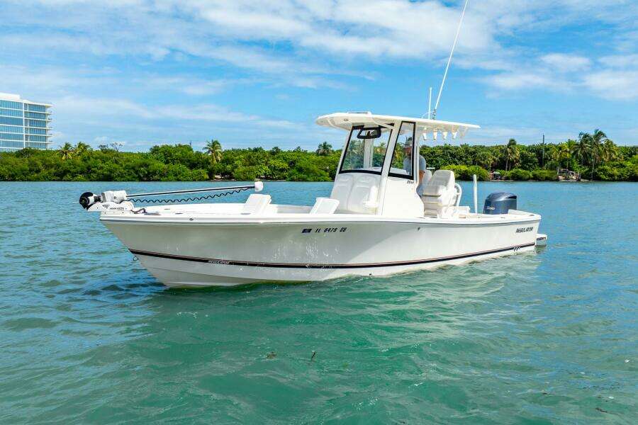 26ft Regulator Yacht For Sale