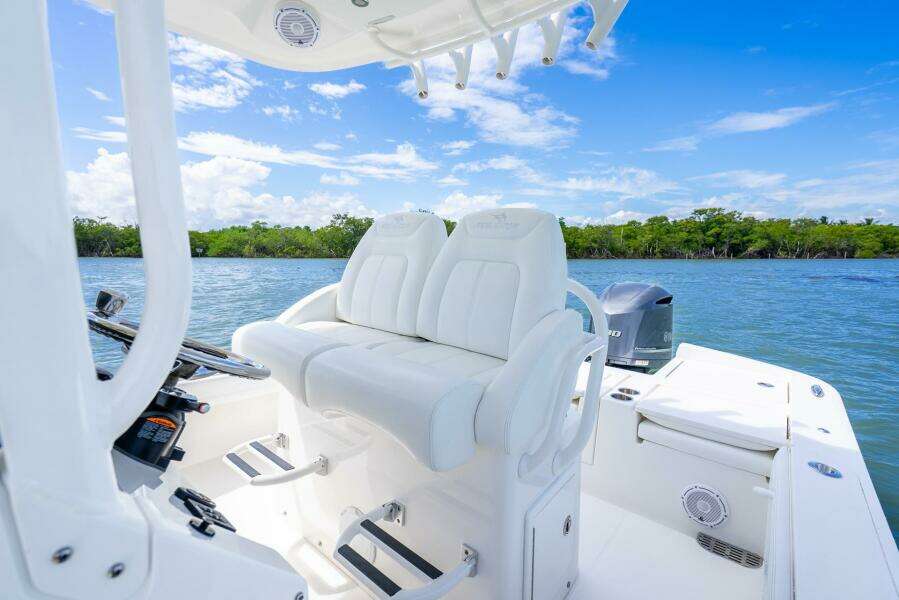 26ft Regulator Yacht For Sale