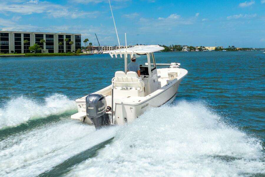 26ft Regulator Yacht For Sale
