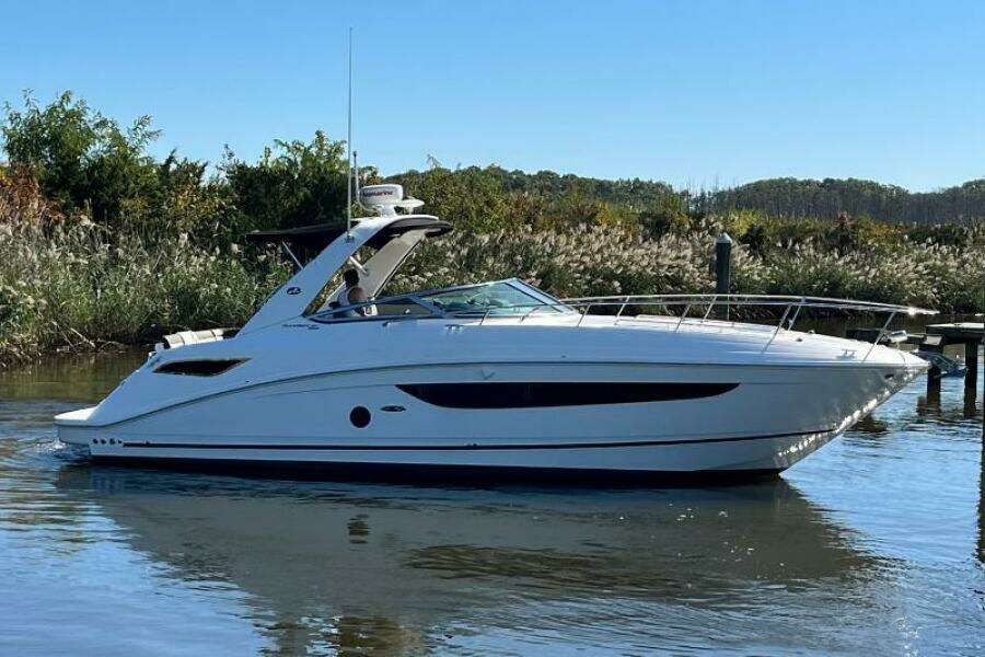 LIL LEE 35ft Sea Ray Yacht For Sale
