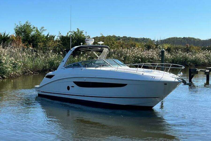 LIL LEE 35ft Sea Ray Yacht For Sale
