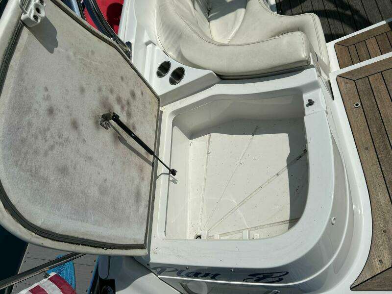 28ft Cobalt Yacht For Sale