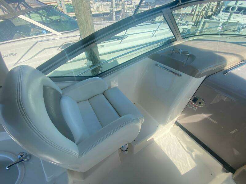 34ft Sea Ray Yacht For Sale