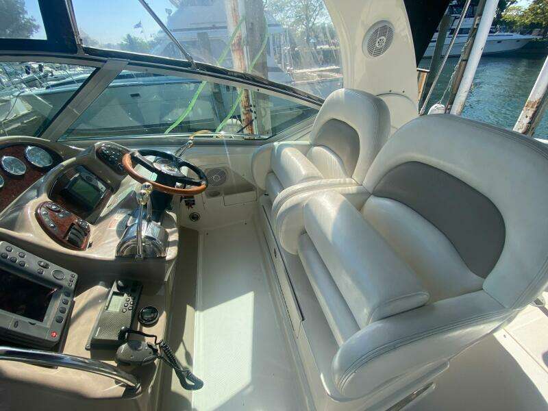 34ft Sea Ray Yacht For Sale