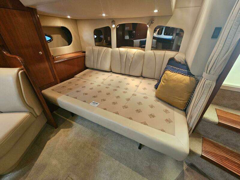 37ft Cruisers Yachts Yacht For Sale