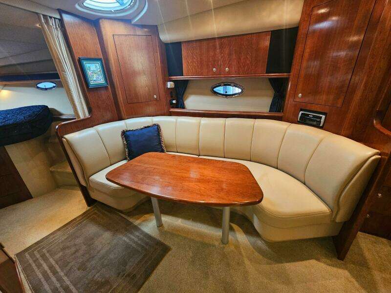 37ft Cruisers Yachts Yacht For Sale