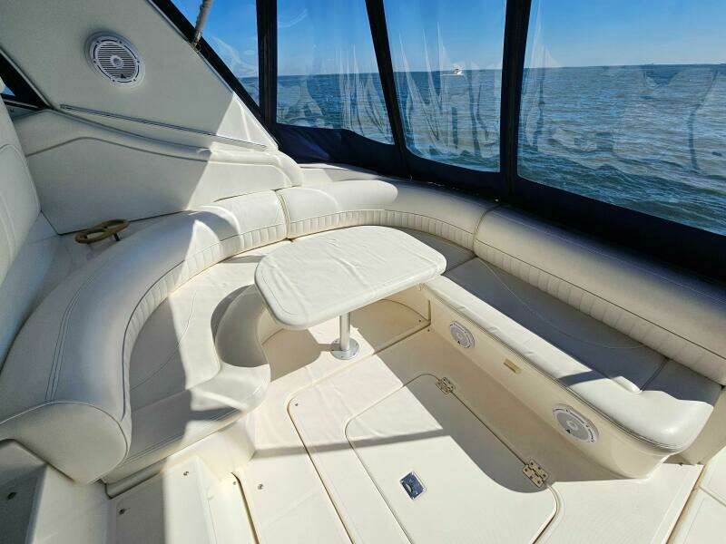 37ft Cruisers Yachts Yacht For Sale