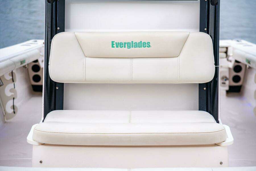 24ft Everglades Yacht For Sale