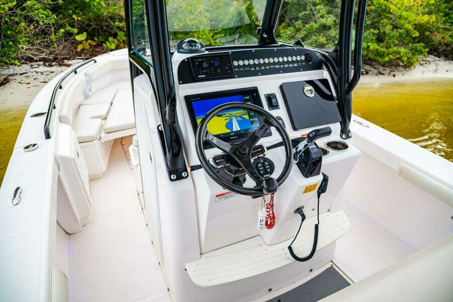 24ft Everglades Yacht For Sale