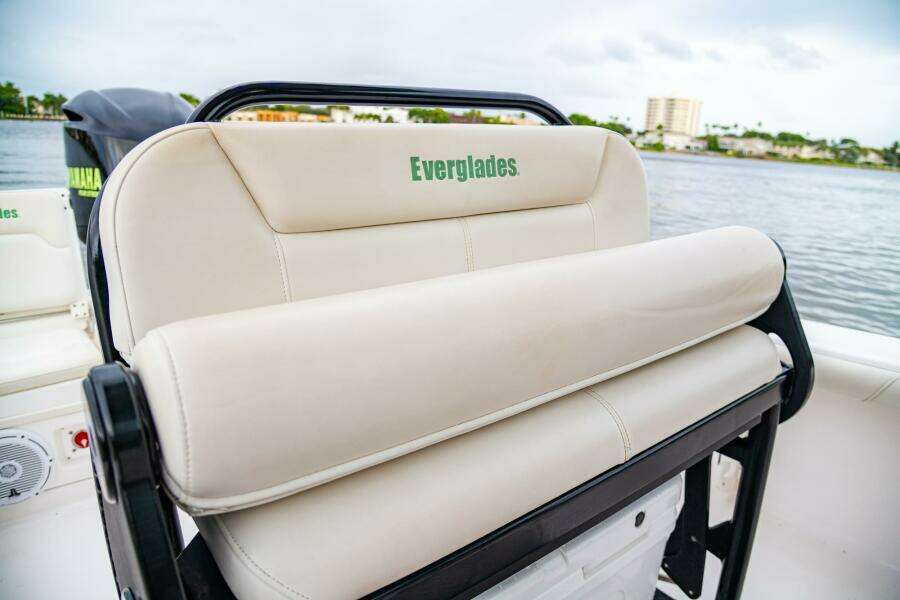 24ft Everglades Yacht For Sale