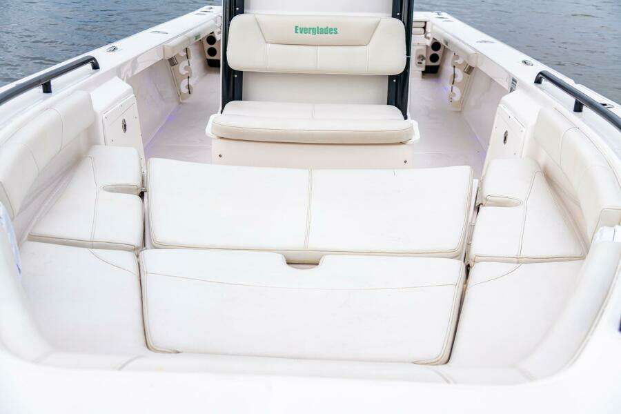 24ft Everglades Yacht For Sale