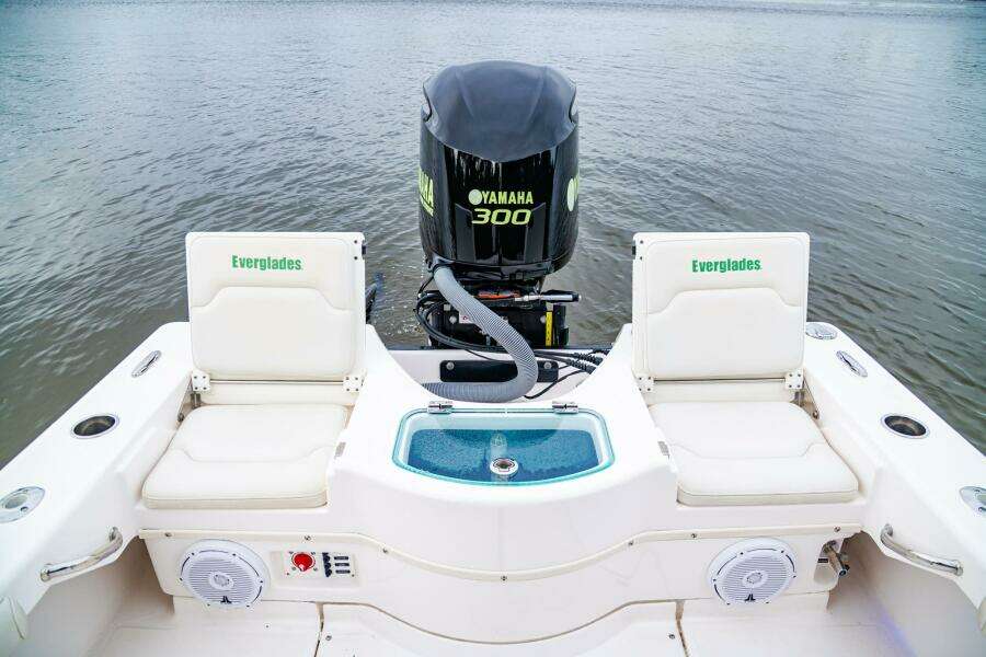 24ft Everglades Yacht For Sale