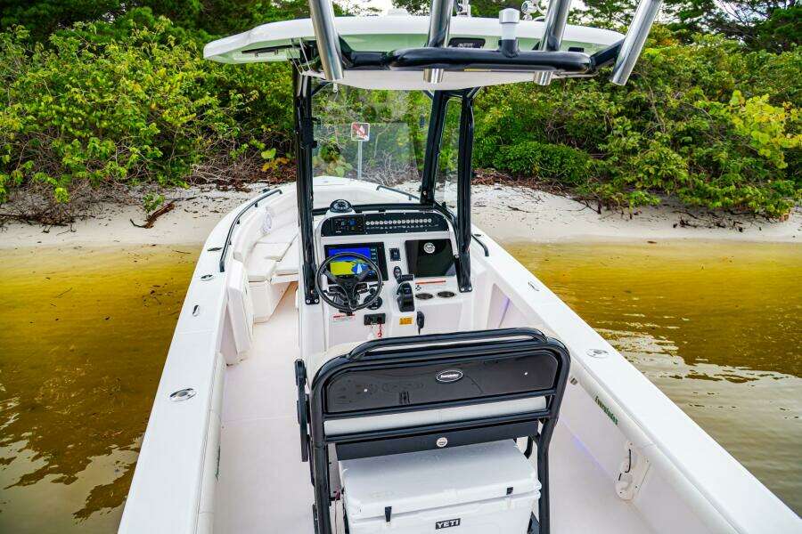 24ft Everglades Yacht For Sale