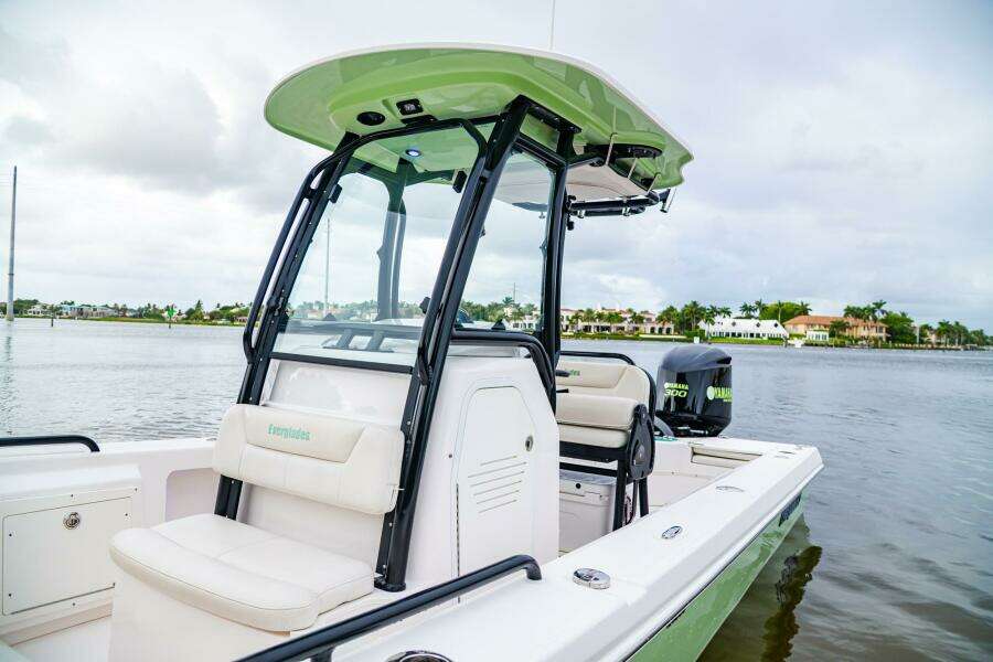 24ft Everglades Yacht For Sale