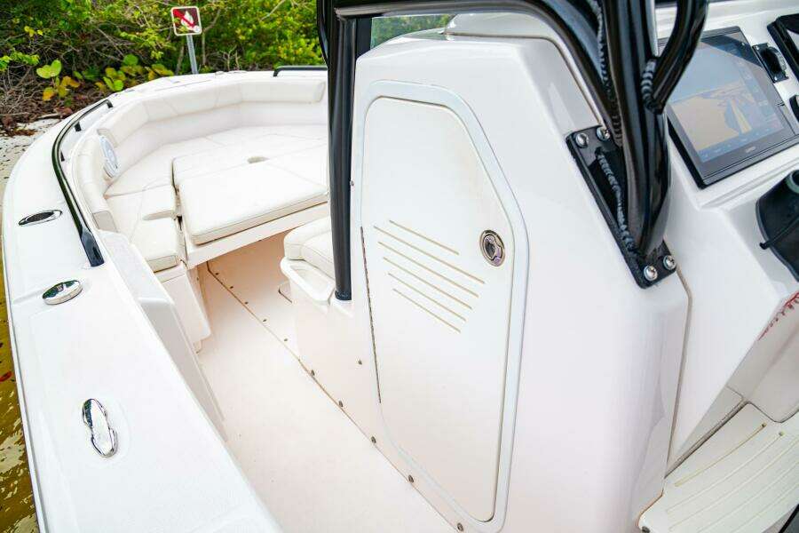 24ft Everglades Yacht For Sale