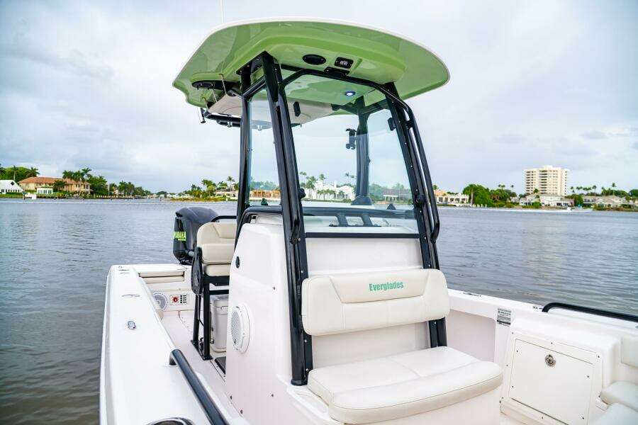 24ft Everglades Yacht For Sale
