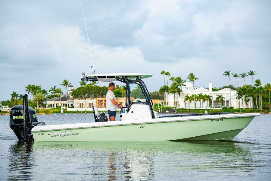 24ft Everglades Yacht For Sale