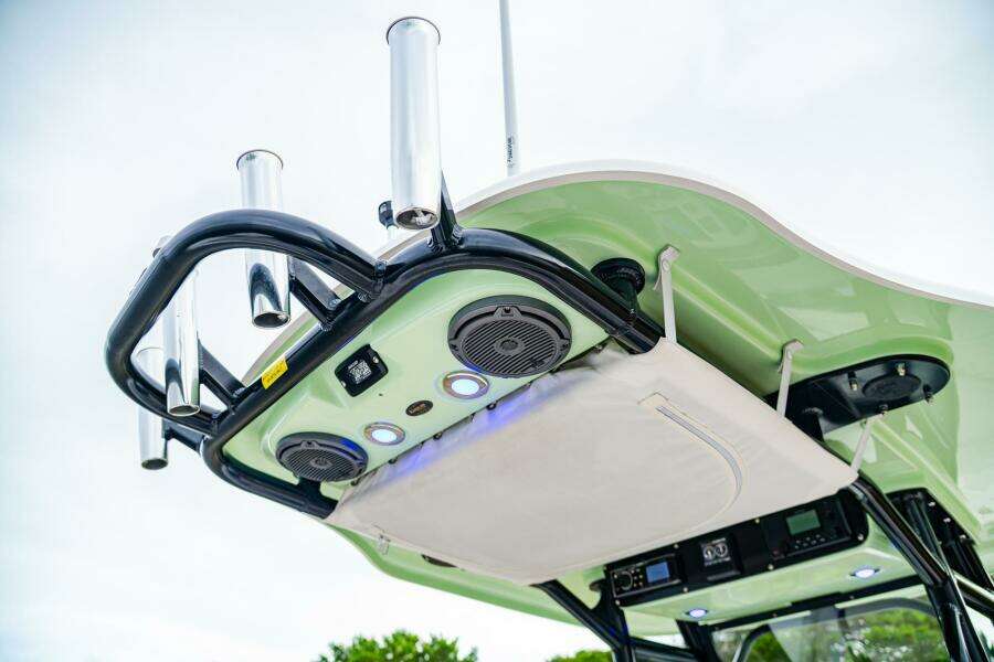 24ft Everglades Yacht For Sale