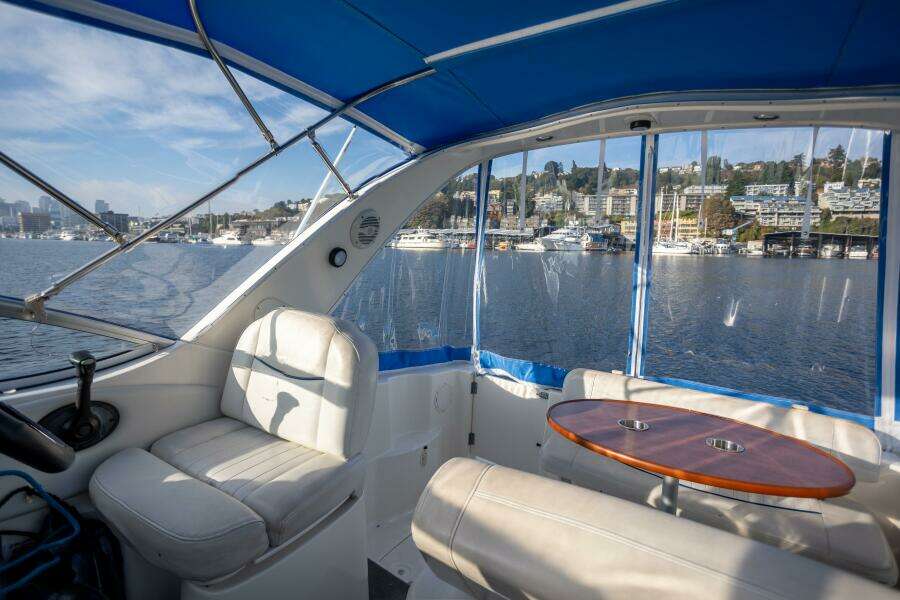 Our Trade 28ft Bayliner Yacht For Sale
