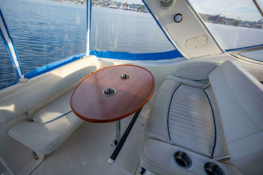 Our Trade 28ft Bayliner Yacht For Sale