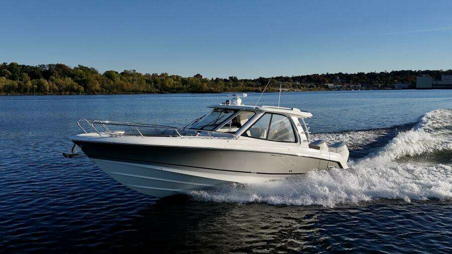 38ft Boston Whaler Yacht For Sale