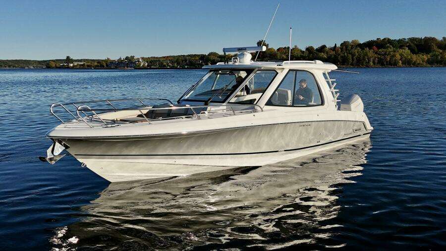 38ft Boston Whaler Yacht For Sale
