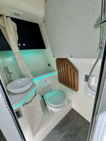 38ft Boston Whaler Yacht For Sale