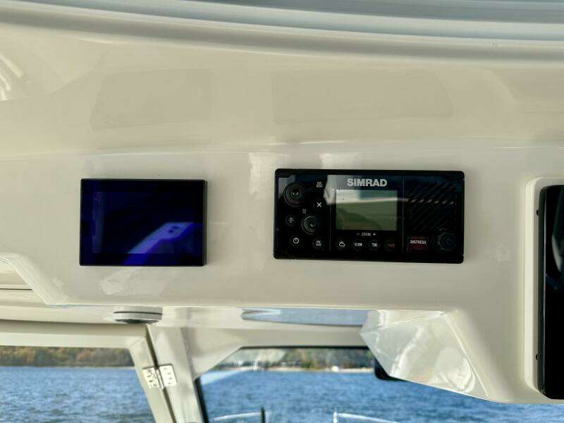 38ft Boston Whaler Yacht For Sale