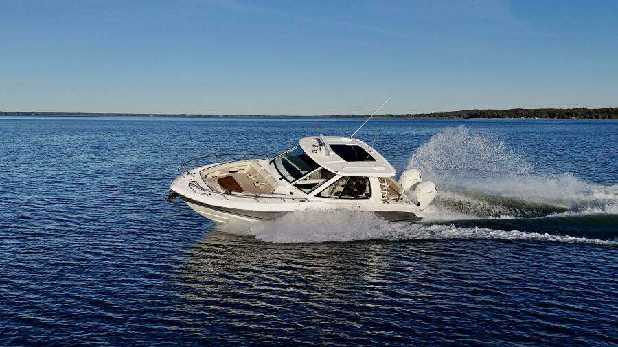 38ft Boston Whaler Yacht For Sale