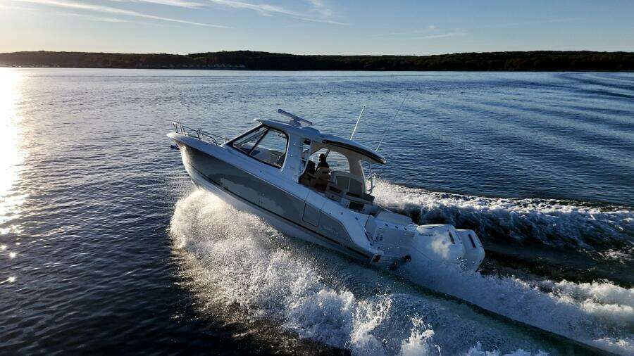 38ft Boston Whaler Yacht For Sale