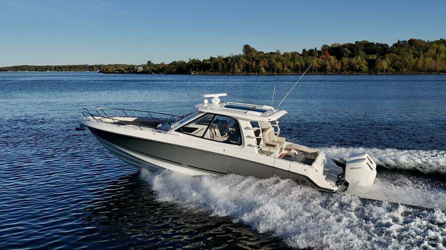 38ft Boston Whaler Yacht For Sale