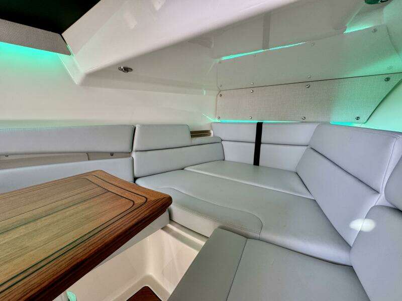 38ft Boston Whaler Yacht For Sale