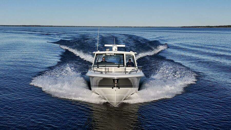 38ft Boston Whaler Yacht For Sale