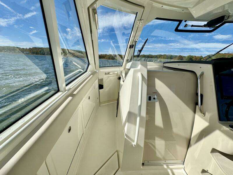 38ft Boston Whaler Yacht For Sale