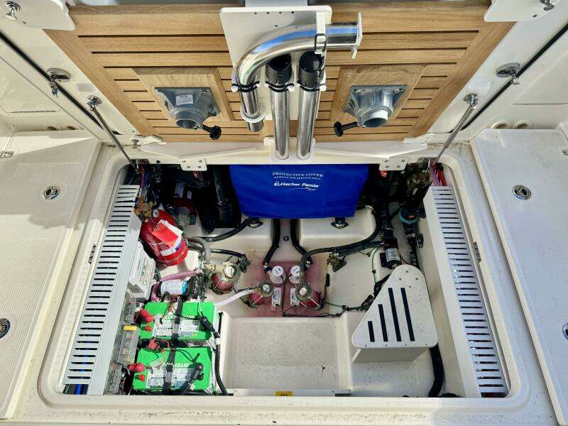 38ft Boston Whaler Yacht For Sale