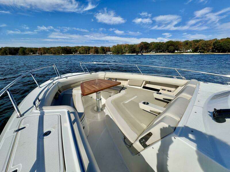 38ft Boston Whaler Yacht For Sale