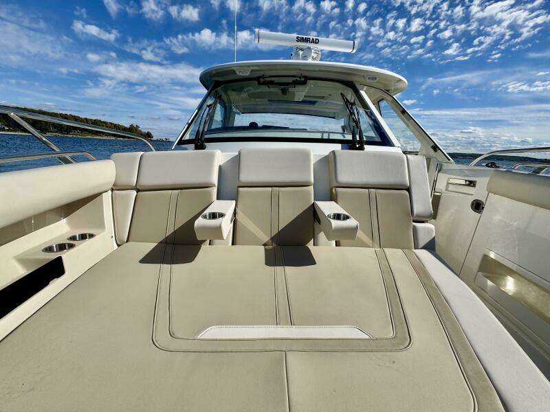 38ft Boston Whaler Yacht For Sale