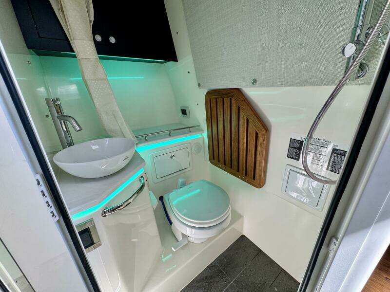 38ft Boston Whaler Yacht For Sale