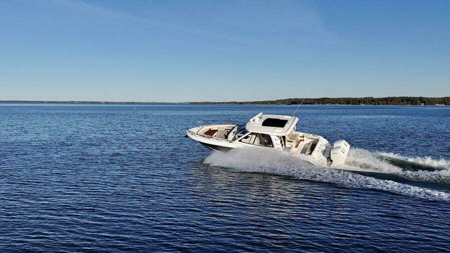 38ft Boston Whaler Yacht For Sale