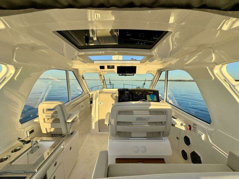 38ft Boston Whaler Yacht For Sale