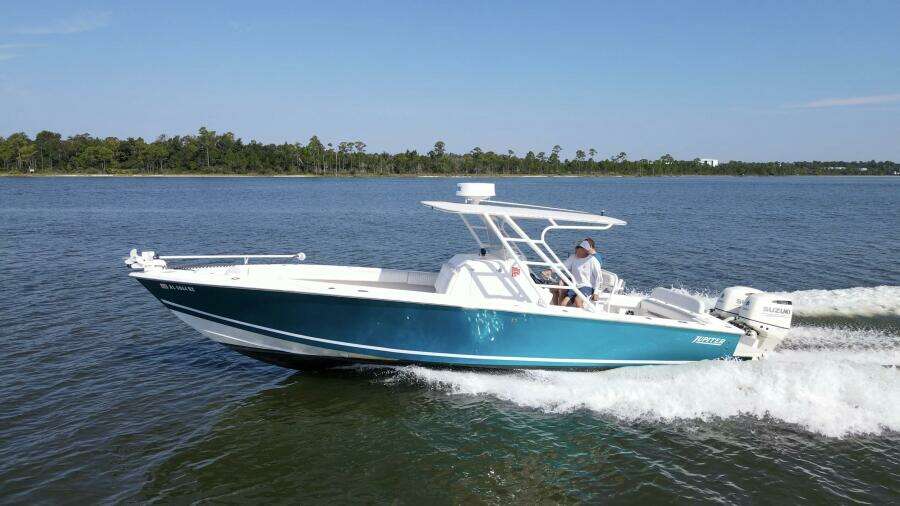 2003 31 Jupiter 31FS Miss Millie II Port